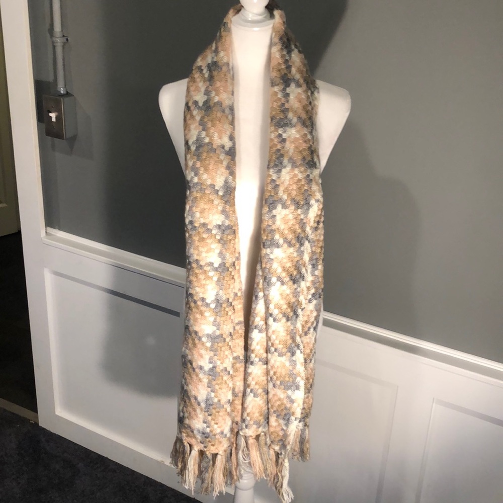 Stunning scarf